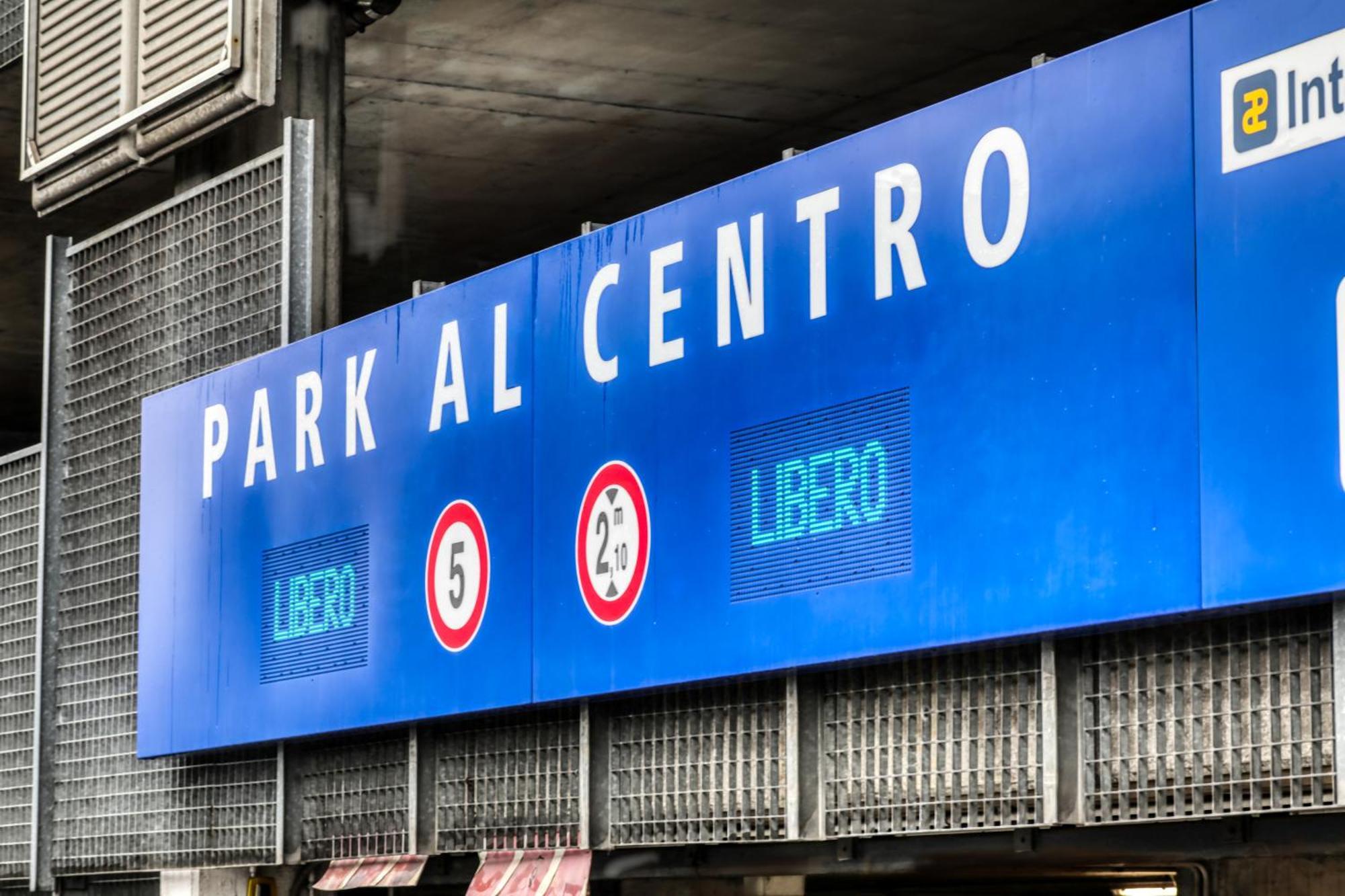 Suite Angolo Alla Stazione - Appartamento Con Terrazzo Panoramico Pavia Exterior foto